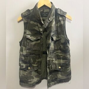 LOVE TREE SAFARI CAMOUFLAGE MILITARY UTILITY CAMO VEST